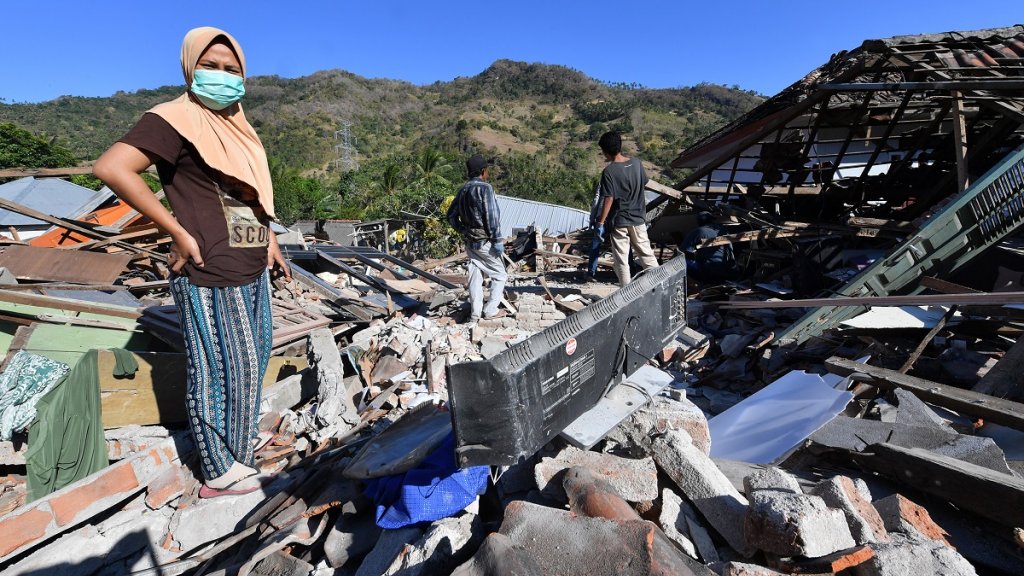 Séisme en Indonésie : plus de 300 personnes tuées dans la catastrophe