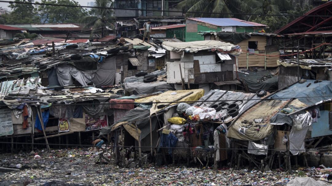 Les Philippines se préparent à affronter un super typhon