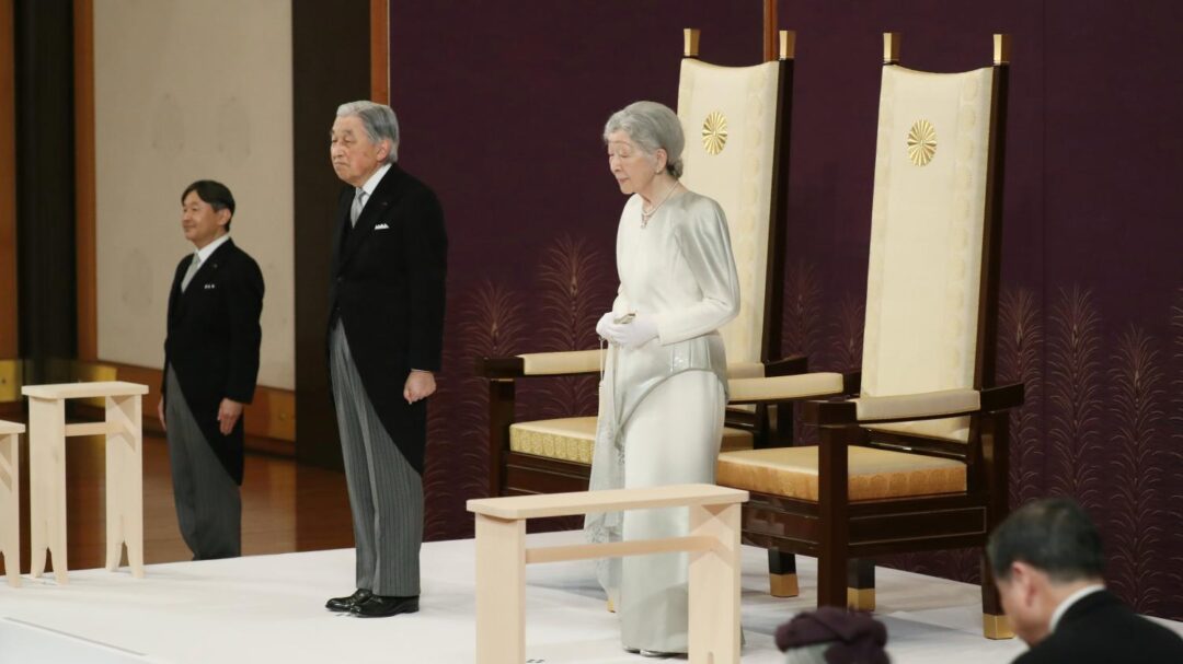 Japon : l'empereur Akihito devient le premier à abdiquer depuis plus de 200 ans