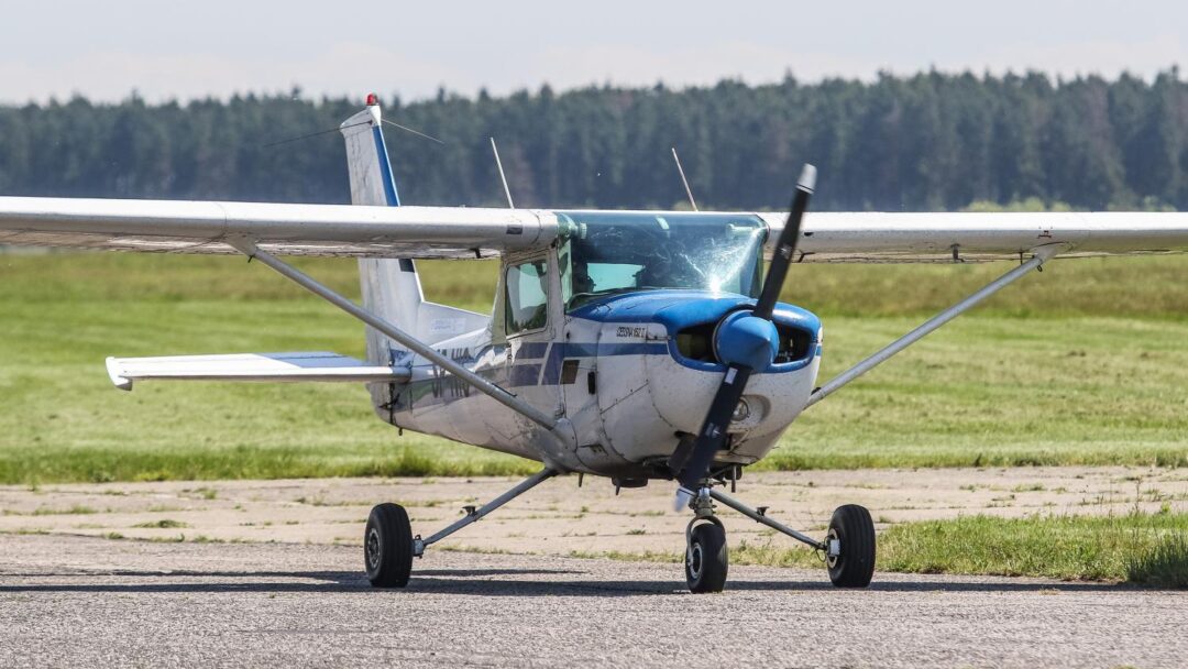 Pour son premier cours de pilotage, un Australien est contraint d'atterrir tout seul