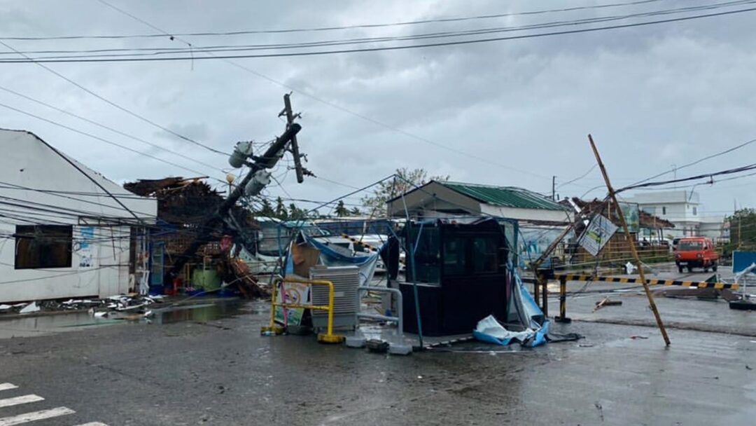 Philippines : au moins 16 morts après le passage du typhon Phanfone