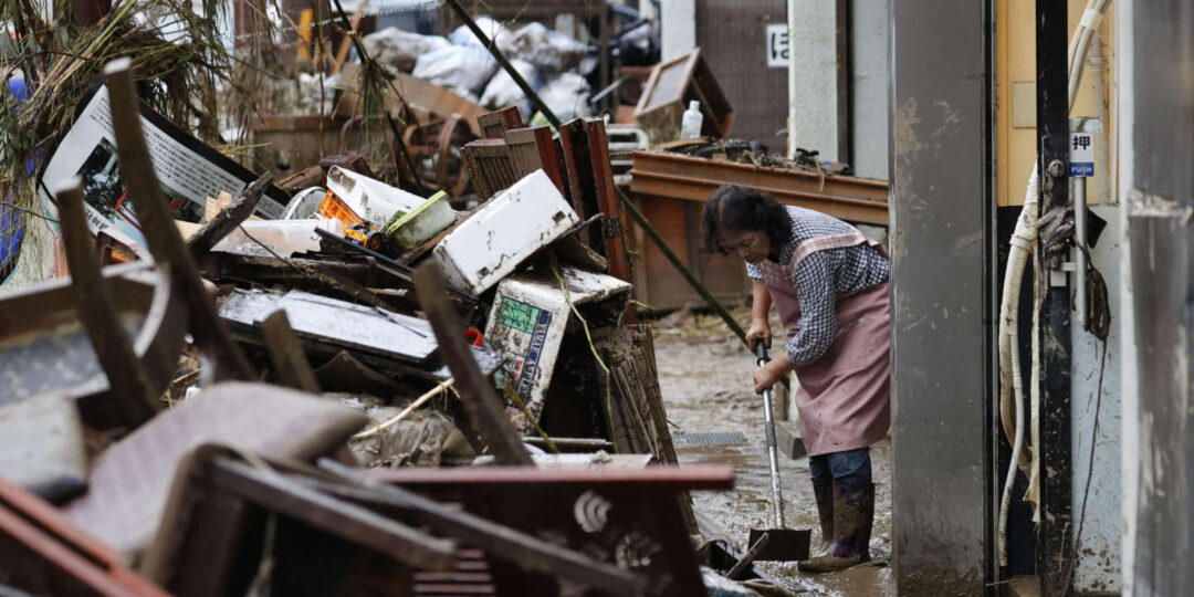 Les opérations de secours se poursuivent au Japon après des inondations meurtrières