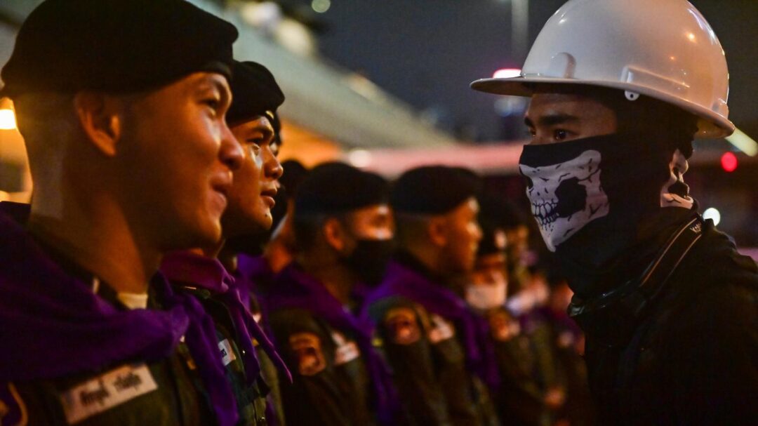 Thaïlande : le Premier ministre recule face au mouvement prodémocratie et lève l'état d'urgence