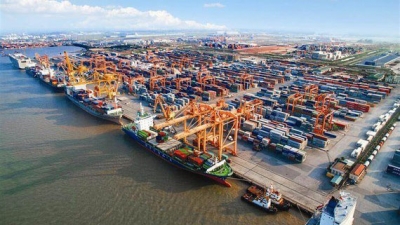 Le Vietnam donne la priorité au développement des grands ports maritimes