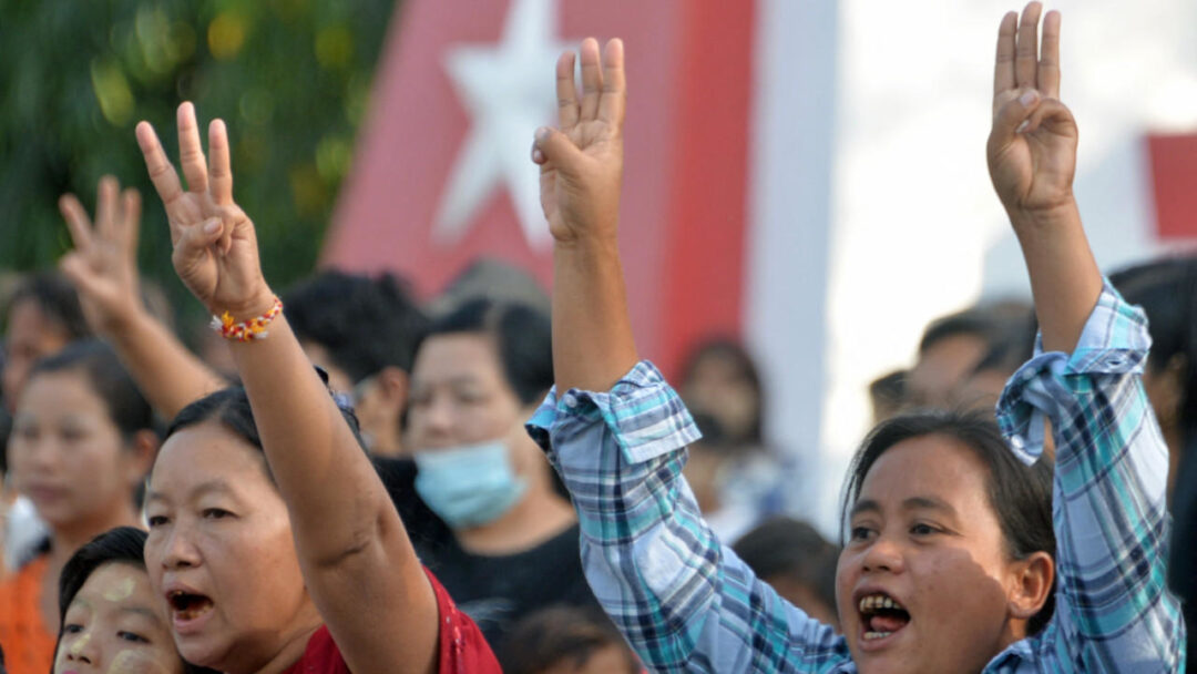Birmanie : les citoyens continuent de faire pression sur la junte, qui multiplie les arrestations