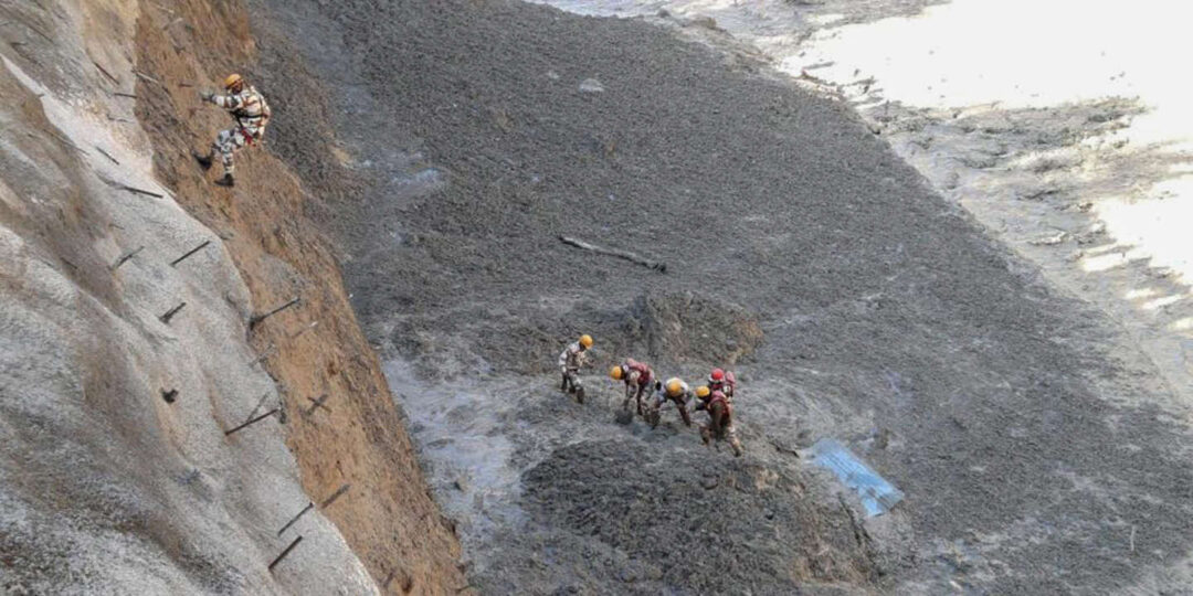 Au moins trois morts et 150 disparus après la rupture d’un glacier de l’Himalaya