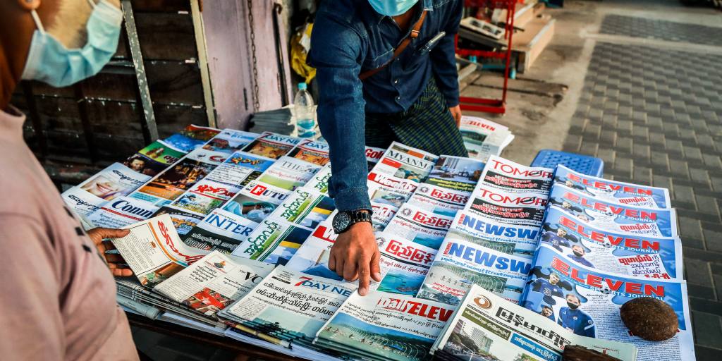 La junte birmane écrase les journalistes, mais les nouvelles sont toujours diffusées