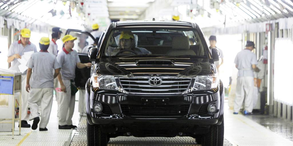 Toyota arrête des usines en Thaïlande alors que COVID frappe la chaîne d'approvisionnement
