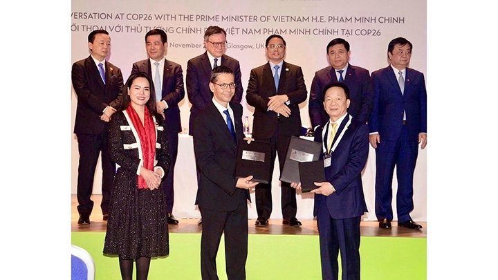 Standard Chartered accordera un financement de 6 milliards de dollars aux projets verts du groupe vietnamien T&T