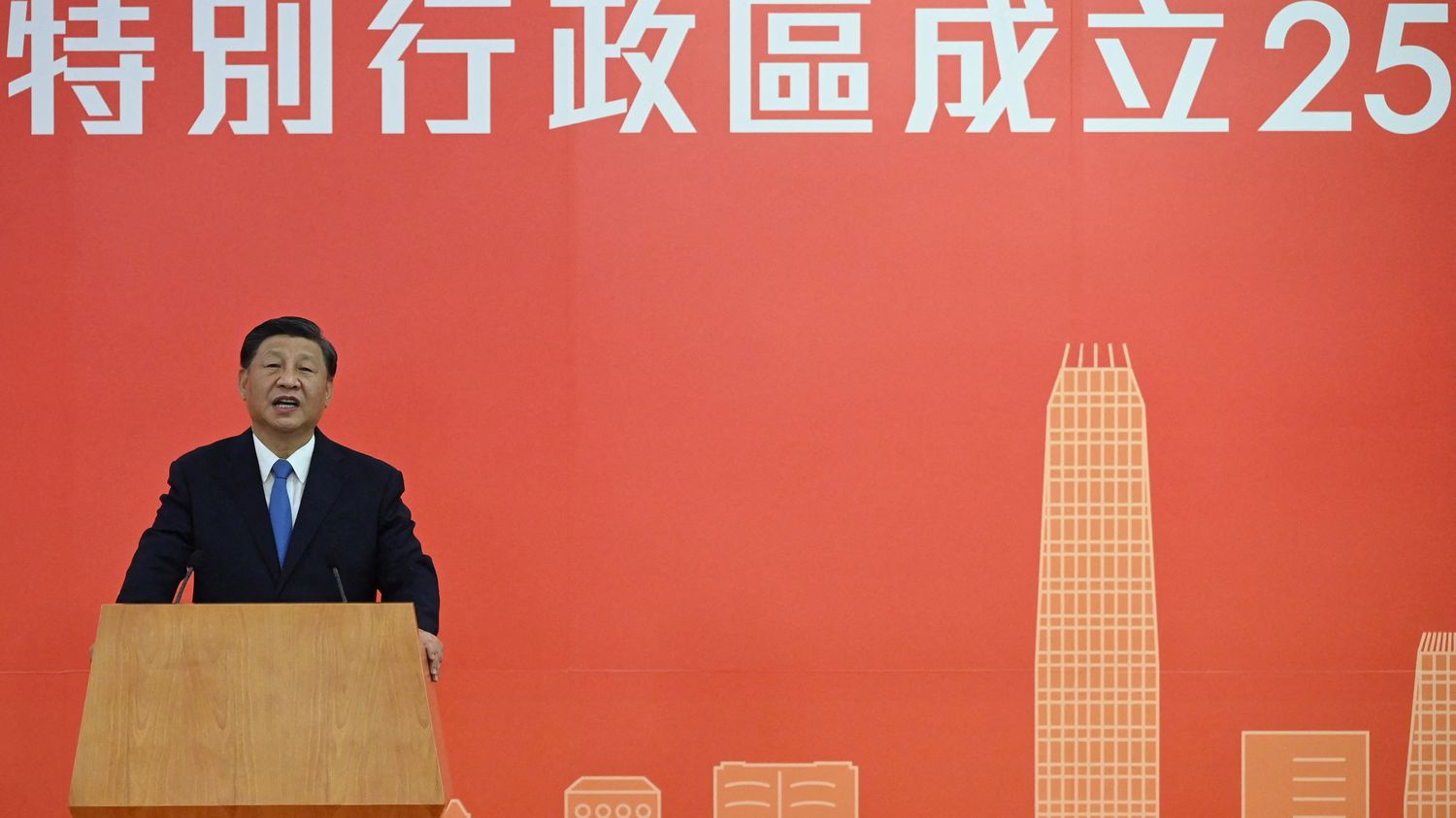 Xi Jinping en visite à Hong Kong, symbole du contrôle chinois désormais total sur la ville