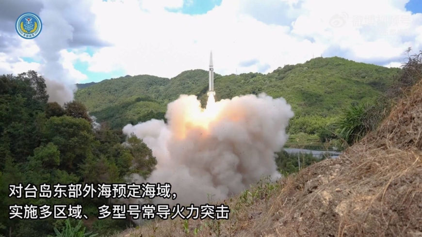 Le Japon affirme que cinq missiles balistiques chinois ont atterri dans la ZEE près d'Okinawa