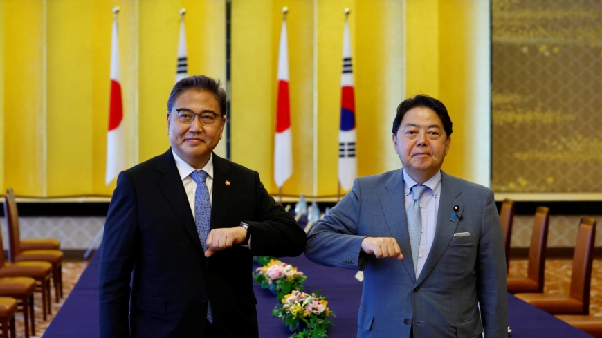 Le Japon et la Corée du Sud soulignent la nécessité de meilleures relations avant une décision de justice clé