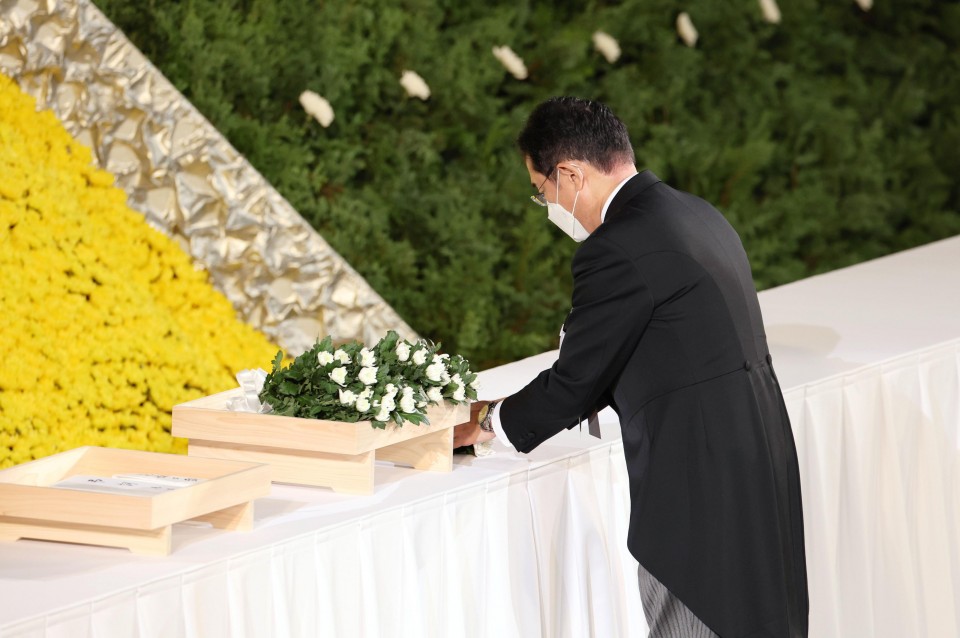 Le Premier ministre japonais promet d'hériter de la volonté d'Abe de sauver les personnes enlevées de Corée du Nord