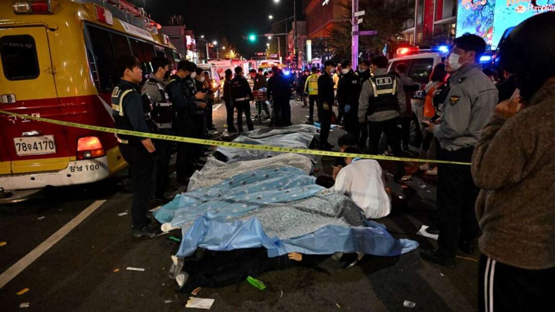 Corée du Sud : du "chaos" dans les rues à la bousculade meurtrière, récit d'une nuit "horrible" à Séoul