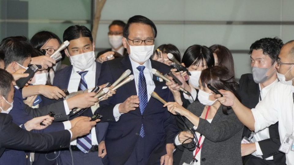 Le Premier ministre japonais limoge un ministre pour limiter les dégâts, mais le leadership est remis en question