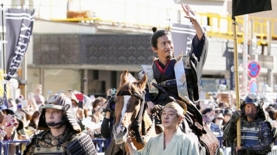 Le festival japonais avec la superstar Kimura attire une foule énorme, la sécurité est renforcée