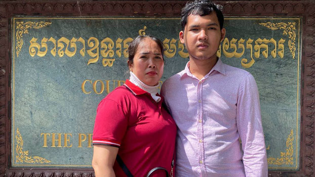 Les appels cambodgiens assouplissent les restrictions imposées au fils adolescent autiste de militants de l'opposition