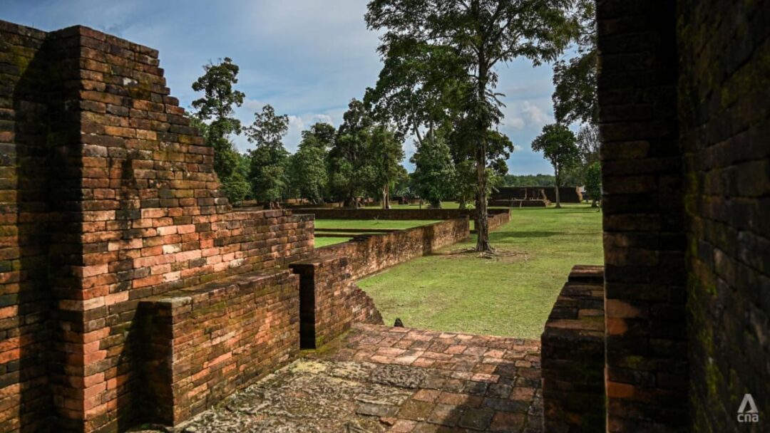 Percer les mystères : les défis sur le terrain alors que l'Indonésie cherche à restaurer l'ancien complexe de temples de Sumatra
