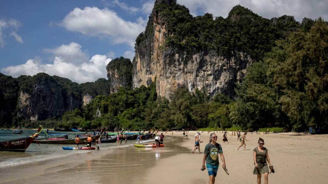 La Thaïlande va taxer les touristes pour financer son système de santé