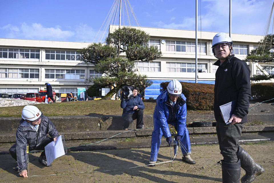 Début de la construction de logements temporaires pour les victimes du séisme dans le centre du Japon