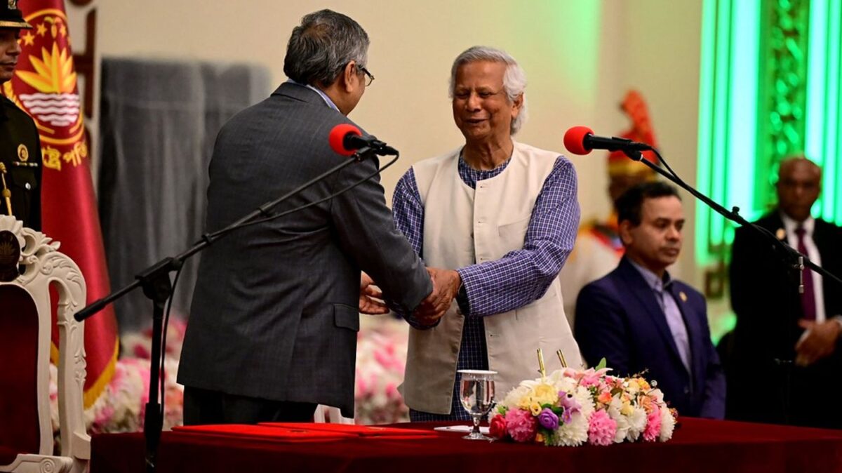 Au Bangladesh, Muhammad Yunus a prêté serment en tant que chef du gouvernement intérimaire