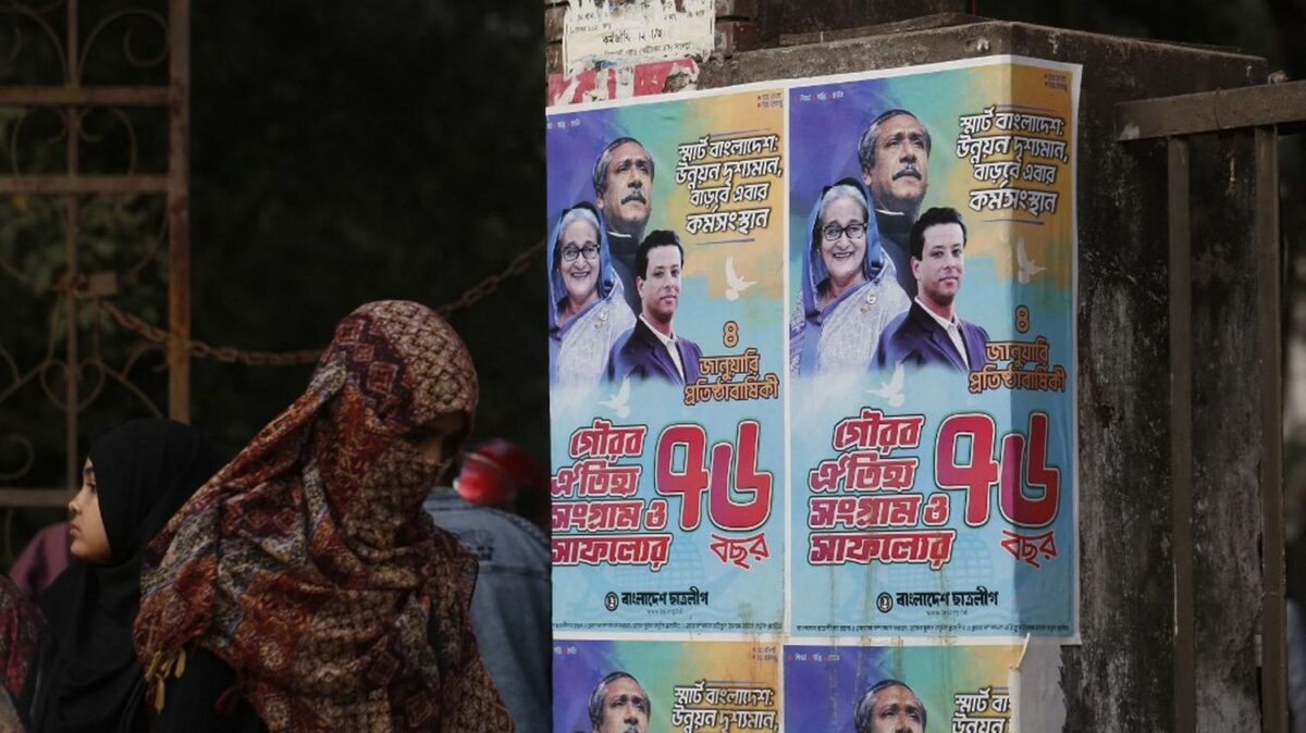 "C'est la loi de la foule" : le fils de la Première ministre déchue du Bangladesh dénonce la pression des manifestants