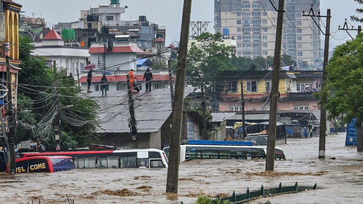 Des inondations au Népal font au moins 170 morts et 42 disparus