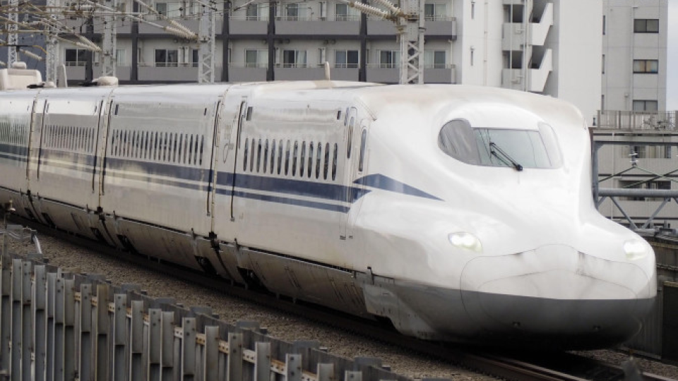 Des trains à grande vitesse bloqués dans l'est et le centre du Japon après un accident