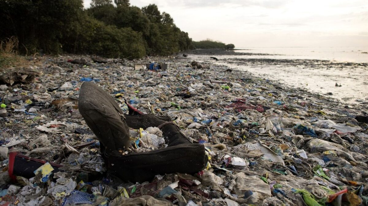 Asie du Sud-Est : des routes en plastique recyclé pour faire face à une explosion des déchets