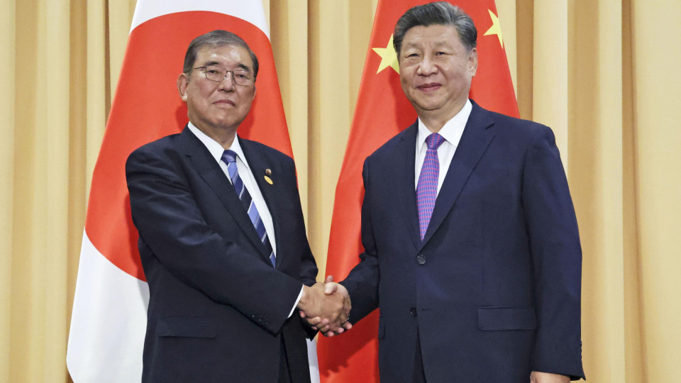 Ishiba du Japon et Xi chinois conviennent de nouer des relations « mutuellement bénéfiques »