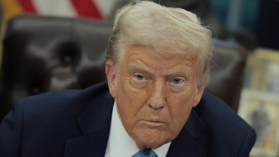Trump impose de lourds droits de douane au Canada, à la Chine et au Mexique