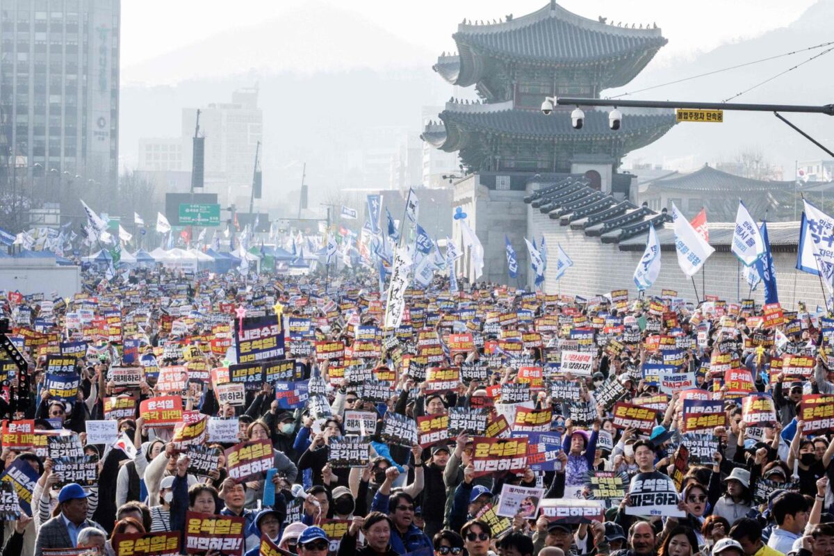 Corée du Sud : nouvelles grandes manifestations à Séoul, avant le verdict sur la destitution du président Yoon