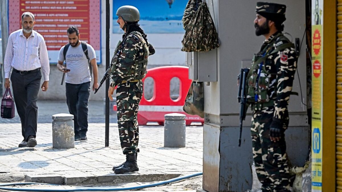Conflit entre l'Inde et le Pakistan : de nouveaux échanges de tirs nocturnes entre les deux pays, au moins 48 morts en deux jours
