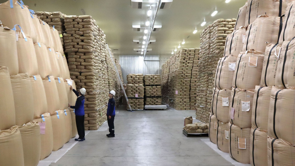 Le nouveau ministre de la ferme regarde 2 000 yens par 5 kg de prix de détail pour Gov&rsquo;t Rice