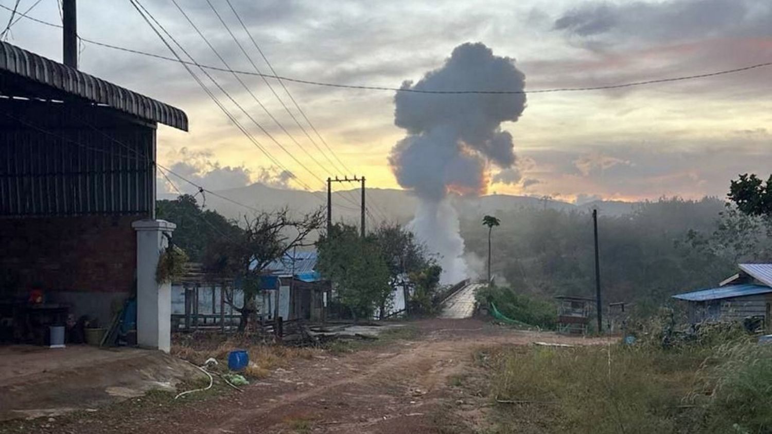 Les combats entre la Thaïlande et le Cambodge reprennent, malgré la médiation de Donald Trump
