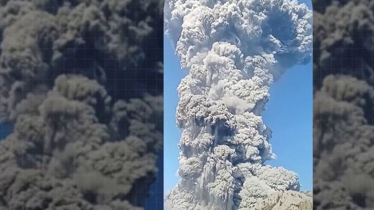 Indonésie : panique sur les pentes du volcan Dukono après une éruption soudaine