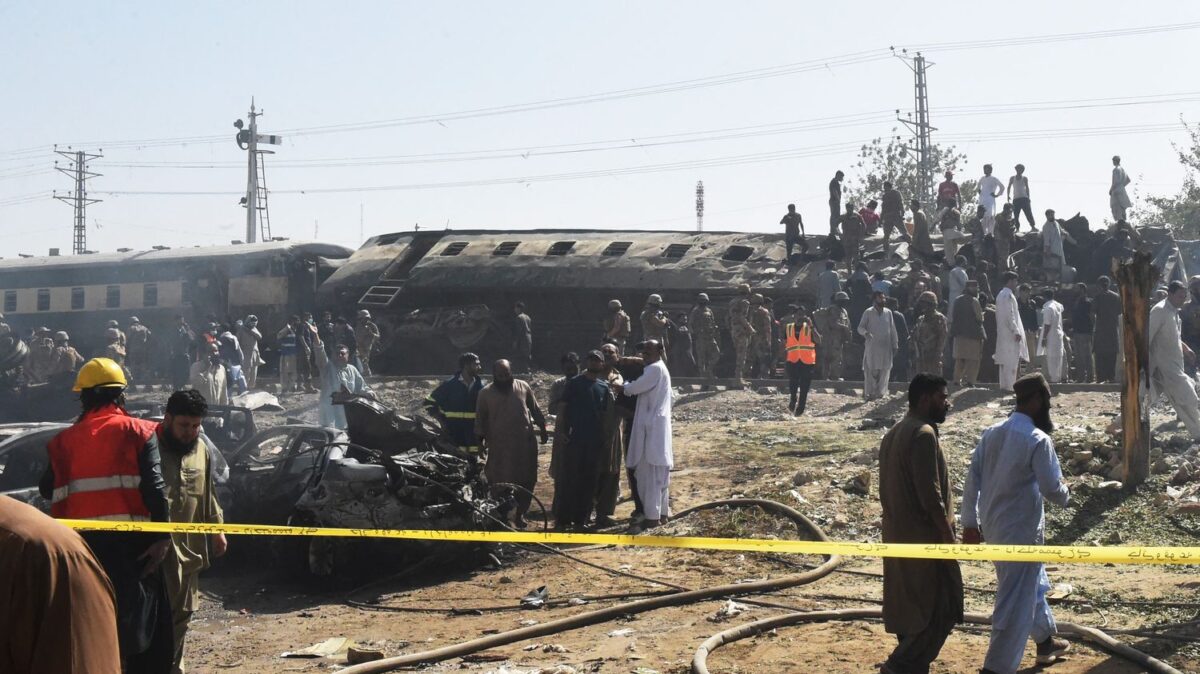 L'attaque à l'explosif d'un train fait au moins 24 morts au Pakistan