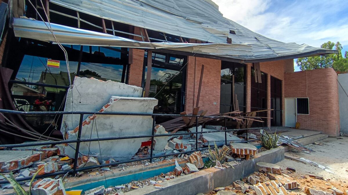 "Soudain, ma chaise s'est mise à bouger" : un séisme de magnitude 6,2 frappe l'est de l'Indonésie